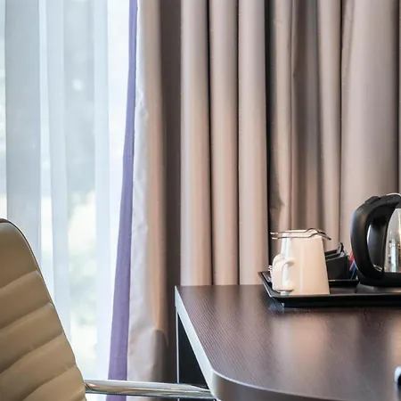 Premier Centre Hotel 3*