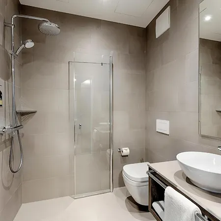 Premier Centre Hotell