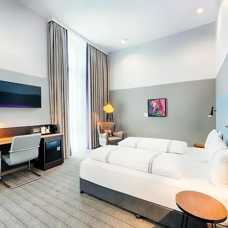 מלון Premier Centre 3*