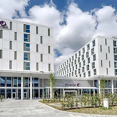 Premier Centre 3*
